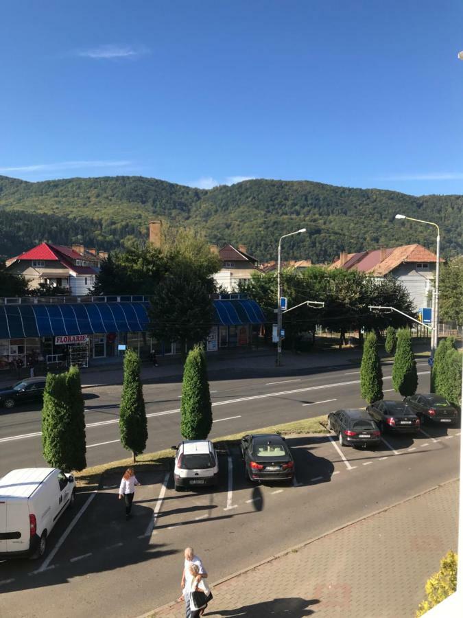 Tourist Apartment 1 Piatra Neamţ Exterior foto